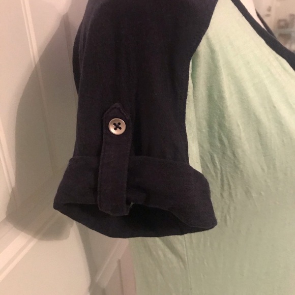 Express Mint Green and Navy Colorblock V-Neck - Picture 3 of 5